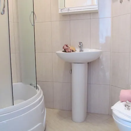 Downtown Bane Aparthotel 3*